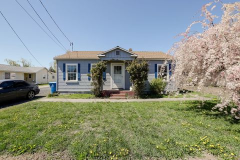 Tiny photo for 195 S Main Street, Prineville, OR 97754 (MLS # 220217655)