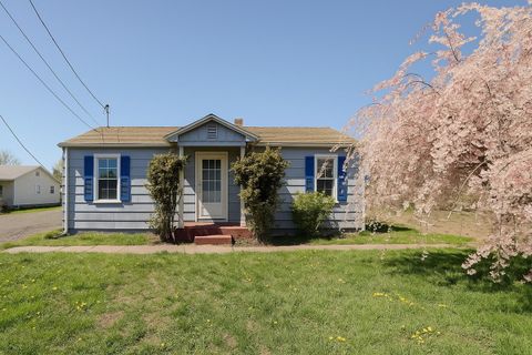 Photo of 195 S Main Street, Prineville, OR 97754 (MLS # 220217655)