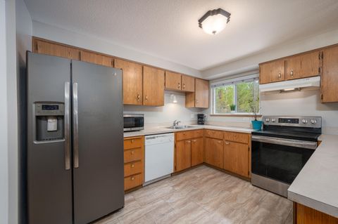 Tiny photo for 15924 Sparks Drive, La Pine, OR 97739 (MLS # 220219202)