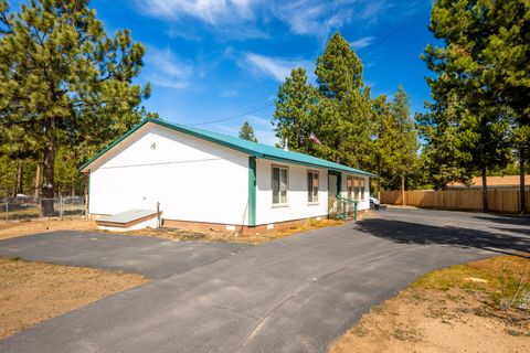 Tiny photo for 15924 Sparks Drive, La Pine, OR 97739 (MLS # 220219202)