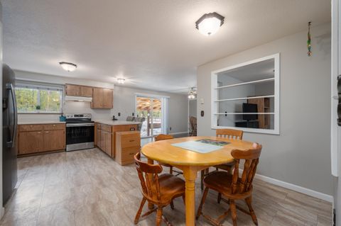 Tiny photo for 15924 Sparks Drive, La Pine, OR 97739 (MLS # 220219202)