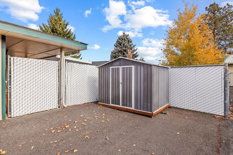 Tiny photo for 5147 Gatewood Drive, Klamath Falls, OR 97603 (MLS # 220211527)