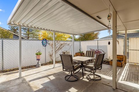 Tiny photo for 5147 Gatewood Drive, Klamath Falls, OR 97603 (MLS # 220211527)