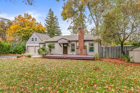 Tiny photo for 706 Monroe Street, Medford, OR 97501 (MLS # 220211811)