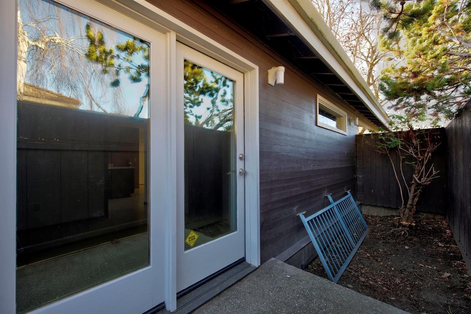 124 NW Midland Avenue M