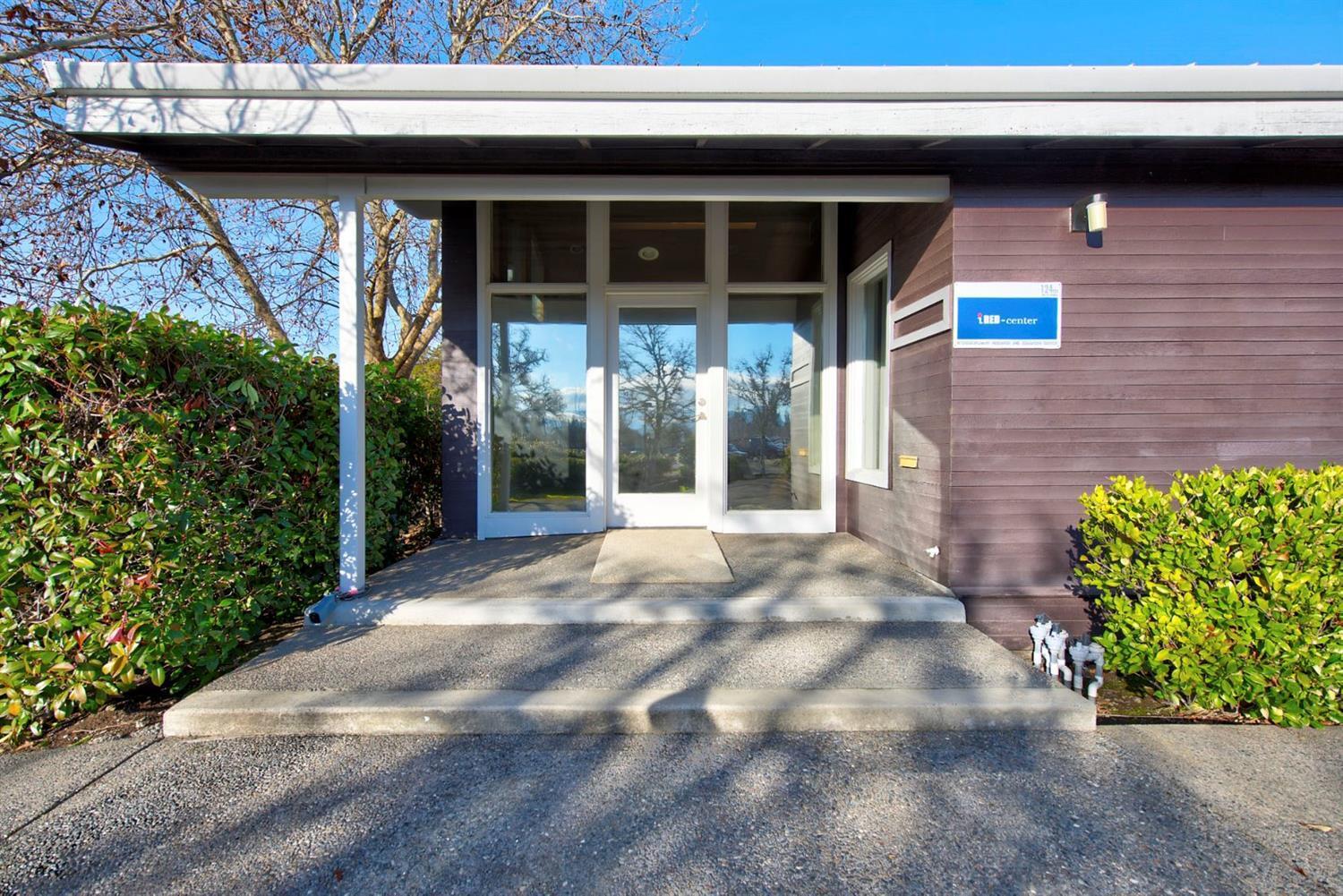 124 NW Midland Avenue M