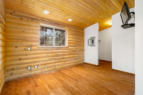 Tiny photo for 21910 Rickard Road, Bend, OR 97702 (MLS # 220212987)