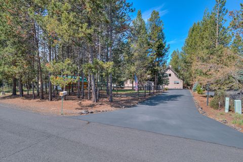 Tiny photo for 55877 Wood Duck Drive, Bend, OR 97707 (MLS # 220220183)