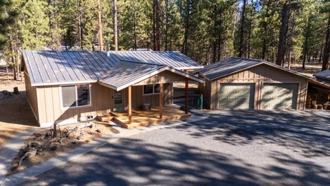 Tiny photo for 14870 S Sugar Pine Way, La Pine, OR 97739 (MLS # 220211131)