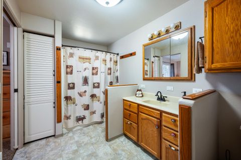 Tiny photo for 14870 S Sugar Pine Way, La Pine, OR 97739 (MLS # 220211131)