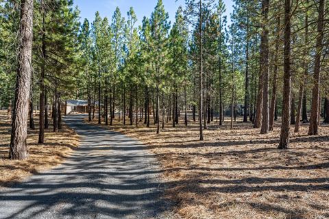 Tiny photo for 14870 S Sugar Pine Way, La Pine, OR 97739 (MLS # 220211131)