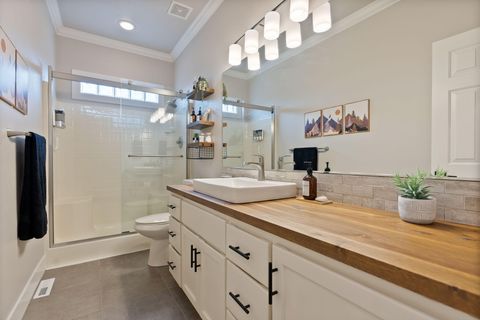 Tiny photo for 920 Cinnamon Teal Drive, Redmond, OR 97756 (MLS # 220210667)