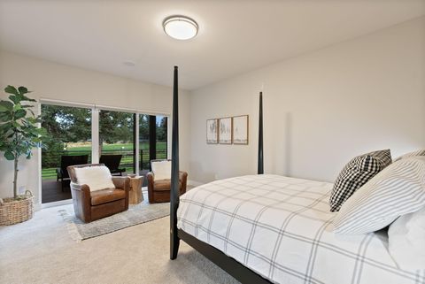 Tiny photo for 920 Cinnamon Teal Drive, Redmond, OR 97756 (MLS # 220210667)