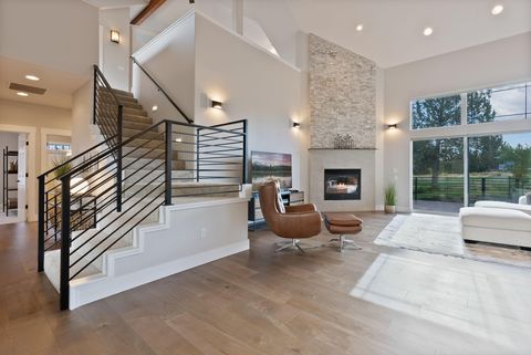 Tiny photo for 920 Cinnamon Teal Drive, Redmond, OR 97756 (MLS # 220210667)