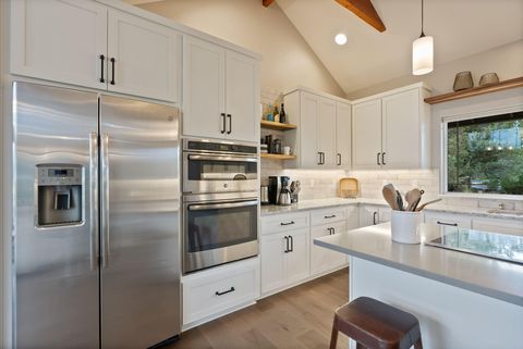 Tiny photo for 920 Cinnamon Teal Drive, Redmond, OR 97756 (MLS # 220210667)