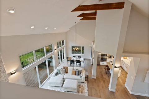 Tiny photo for 920 Cinnamon Teal Drive, Redmond, OR 97756 (MLS # 220210667)