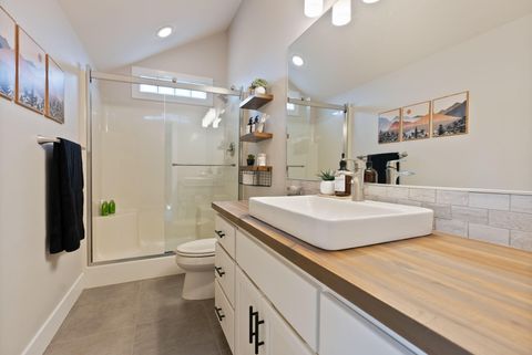 Tiny photo for 920 Cinnamon Teal Drive, Redmond, OR 97756 (MLS # 220210667)