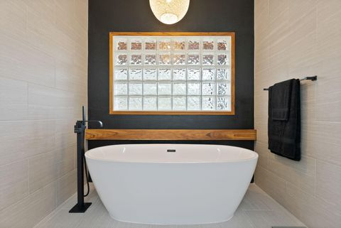 Tiny photo for 920 Cinnamon Teal Drive, Redmond, OR 97756 (MLS # 220210667)