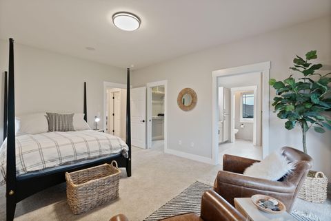 Tiny photo for 920 Cinnamon Teal Drive, Redmond, OR 97756 (MLS # 220210667)