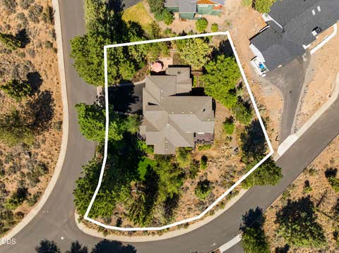 Tiny photo for 1158 NW Redfield Circle, Bend, OR 97703 (MLS # 220226280)