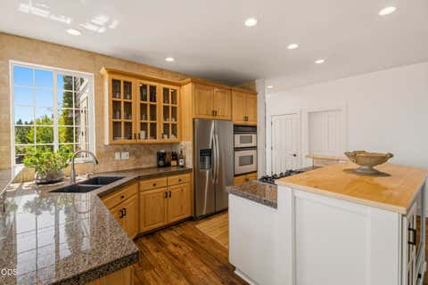 Tiny photo for 1158 NW Redfield Circle, Bend, OR 97703 (MLS # 220226280)