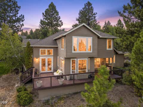 Tiny photo for 1158 NW Redfield Circle, Bend, OR 97703 (MLS # 220226280)