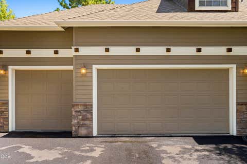 Tiny photo for 1158 NW Redfield Circle, Bend, OR 97703 (MLS # 220226280)