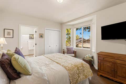 Tiny photo for 1158 NW Redfield Circle, Bend, OR 97703 (MLS # 220226280)