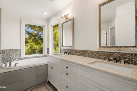 Tiny photo for 1158 NW Redfield Circle, Bend, OR 97703 (MLS # 220226280)