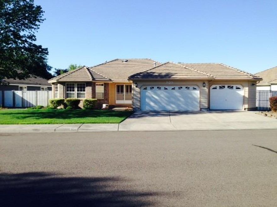 Fabulous home in desirable Jackson Creek Estates. New window treatments and updated interior in 2013. Nice size bedrooms and baths. All bedrooms have ceiling fans, master has access to a covered and screened patio. Walk in closets in 2 bedrooms. Solar tubes in both bathrooms. While under construction, seller had the contractor add the 3rd car garage as a finished shop w/insulated garage door. Paid $80,000 for the addition with 1/2 bath, heat and 220 in the shop. Easy to remove cabinetry and convert back to a garage. Seller believes the SQ is incorrect. Original plans were for 1448 sf, but is actually 1750+. Exterior paint was applied in 2012 and replaced soffets and exterior maintenance. Turn key home that will welcome you and your family as soon as you open the French doors in front. Plumbed for electric AND gas for the range, oven and dryer. Currently running all on gas.