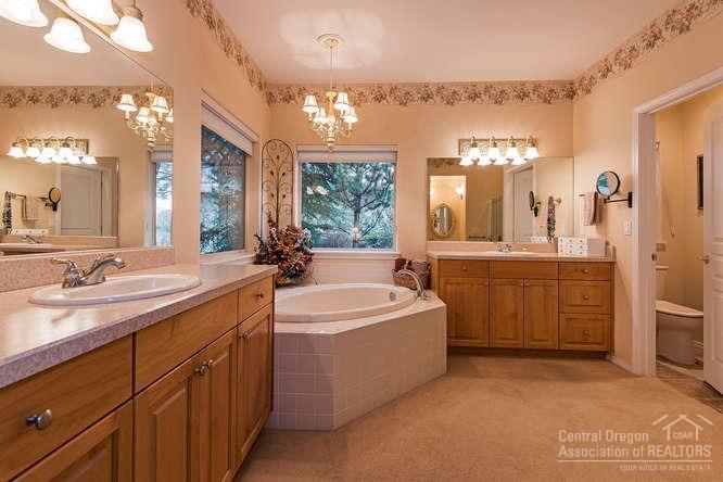 Eagle Crest - Residential