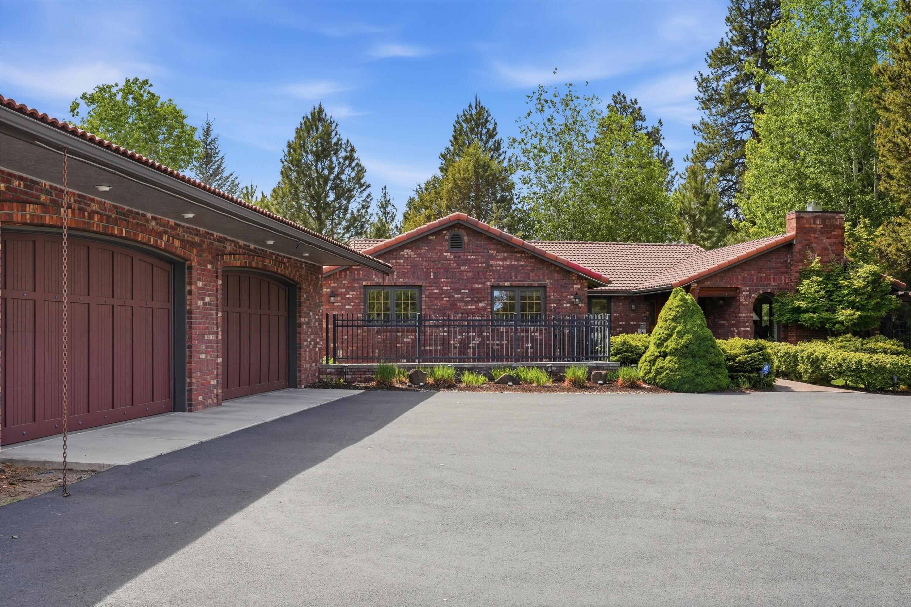 20407 Pine Vista Drive
