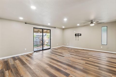 Tiny photo for 1100 SE Excalibur Drive, Grants Pass, OR 97526 (MLS # 220212527)