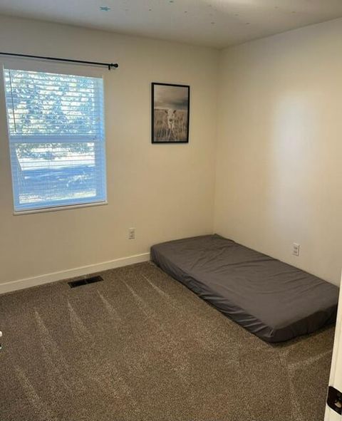 Tiny photo for 4444 NE 40th Street, Redmond, OR 97756 (MLS # 220211863)