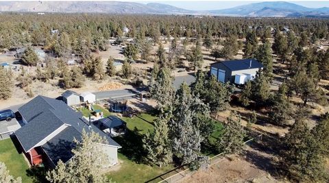 Tiny photo for 4444 NE 40th Street, Redmond, OR 97756 (MLS # 220211863)