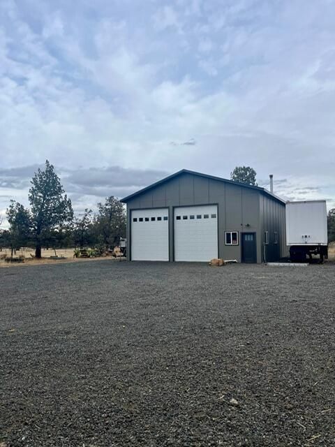 Tiny photo for 4444 NE 40th Street, Redmond, OR 97756 (MLS # 220211863)