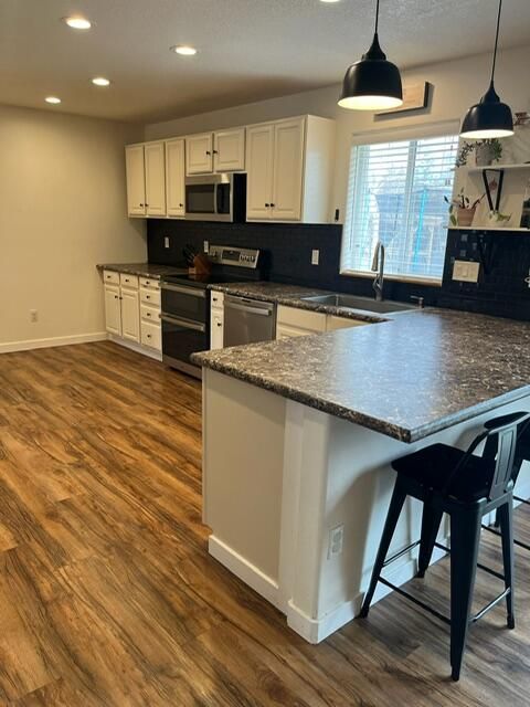 Tiny photo for 4444 NE 40th Street, Redmond, OR 97756 (MLS # 220211863)