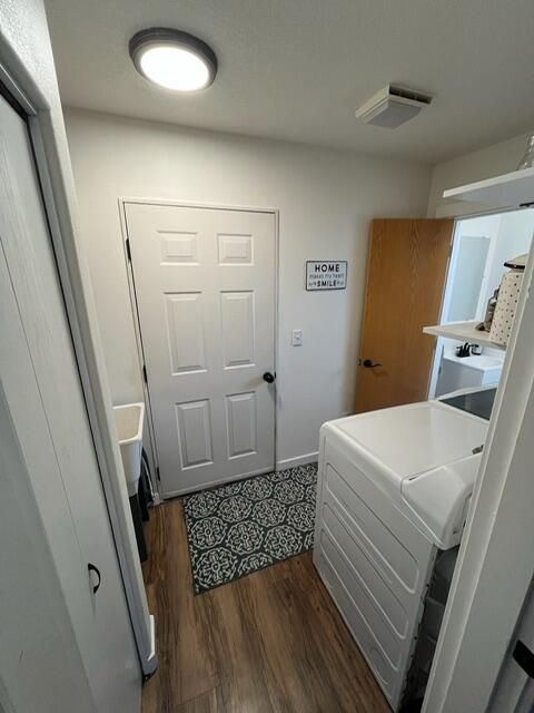 Tiny photo for 4444 NE 40th Street, Redmond, OR 97756 (MLS # 220211863)