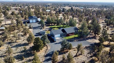 Tiny photo for 4444 NE 40th Street, Redmond, OR 97756 (MLS # 220211863)