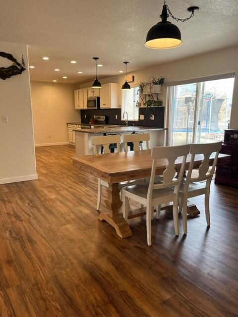 Tiny photo for 4444 NE 40th Street, Redmond, OR 97756 (MLS # 220211863)