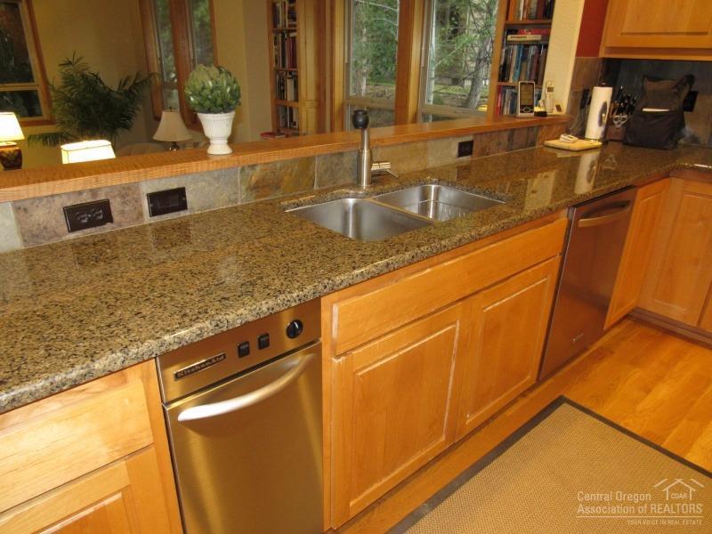 Skyliner Summit - Residential