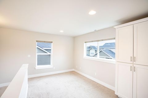 Tiny photo for 2755 SW Greens Boulevard #APT 3, Redmond, OR 97756 (MLS # 220212203)
