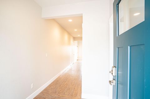 Tiny photo for 2755 SW Greens Boulevard #APT 3, Redmond, OR 97756 (MLS # 220212203)