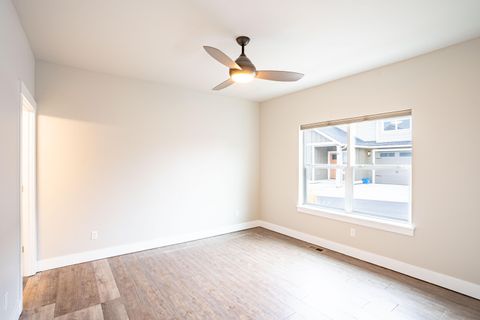 Tiny photo for 2755 SW Greens Boulevard #APT 3, Redmond, OR 97756 (MLS # 220212203)