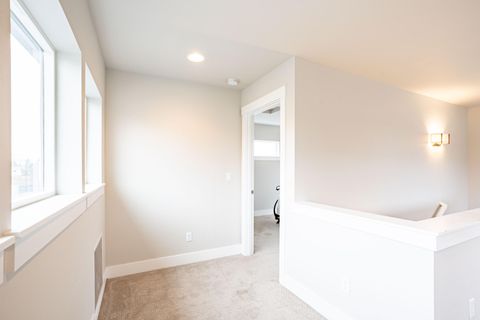 Tiny photo for 2755 SW Greens Boulevard #APT 3, Redmond, OR 97756 (MLS # 220212203)