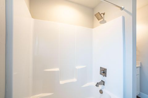 Tiny photo for 2755 SW Greens Boulevard #APT 3, Redmond, OR 97756 (MLS # 220212203)