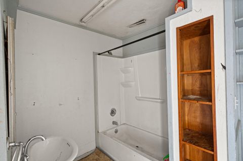 Tiny photo for 610 NW B Street, Grants Pass, OR 97526 (MLS # 220217296)