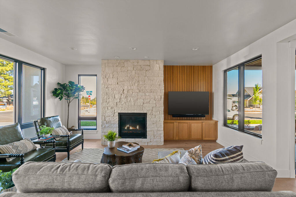 Discovery West Phase 4 - Residential