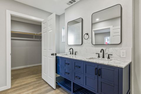 Tiny photo for 1545 N Eldorado Avenue, Klamath Falls, OR 97601 (MLS # 220213515)