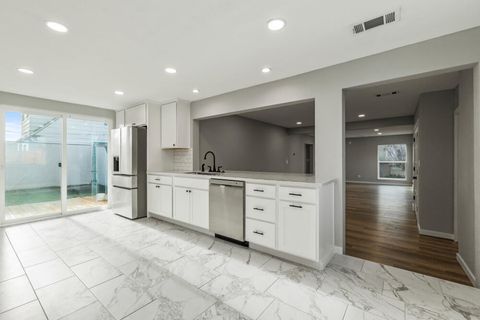 Tiny photo for 1545 N Eldorado Avenue, Klamath Falls, OR 97601 (MLS # 220213515)